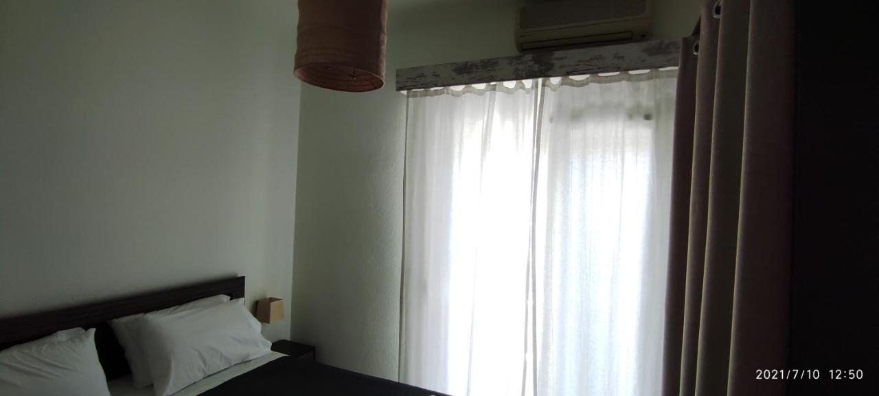 Epavlis Apartment Néa Péramos Esterno foto