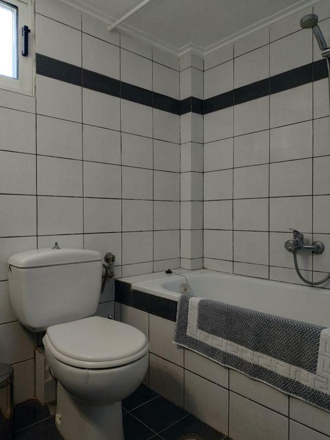 Epavlis Apartment Néa Péramos Esterno foto