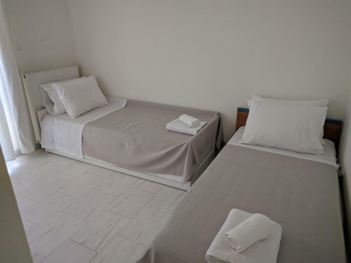Epavlis Apartment Néa Péramos Esterno foto